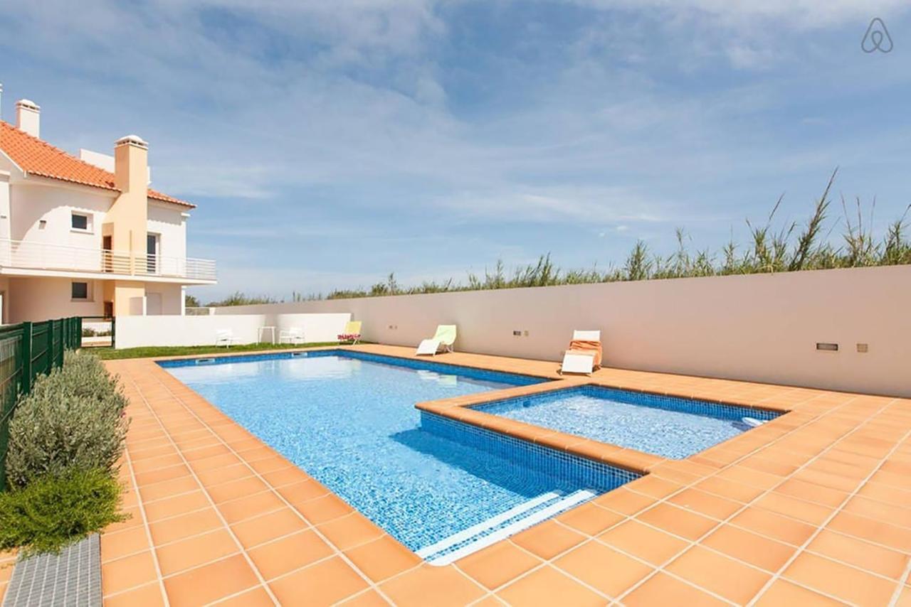 Casa Baleia - Praia E Piscina - 10 Pessoas 费雷尔 外观 照片